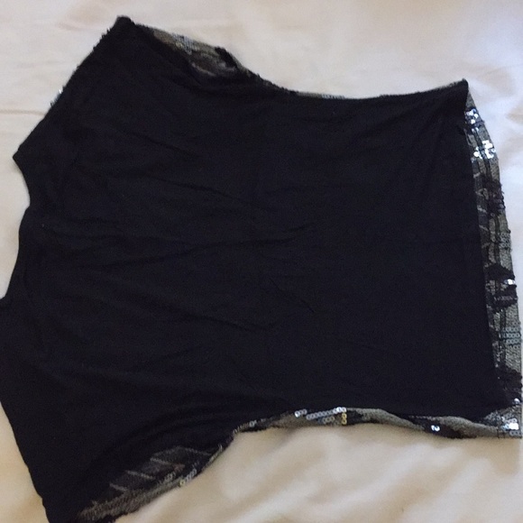 NWT Cute Sequined Top - Picture 3 of 3
